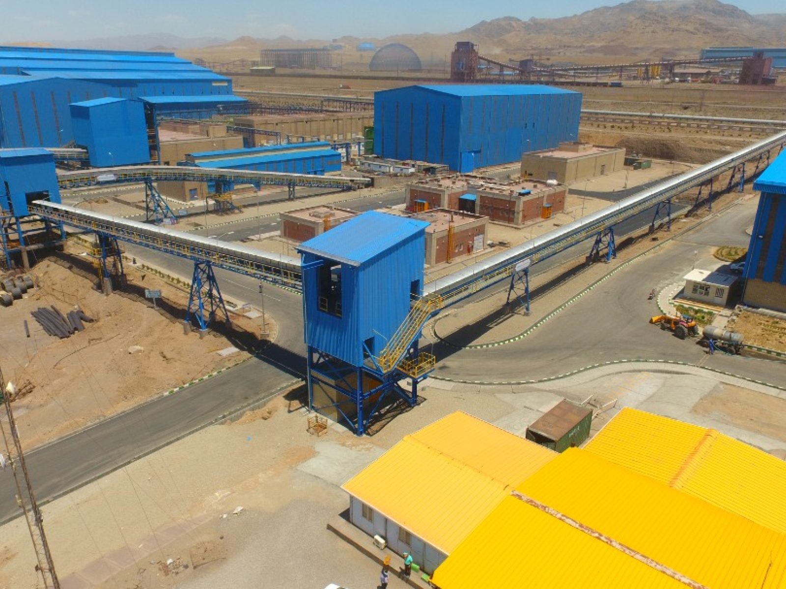 نوار نقاله صنعتی در خط تولید